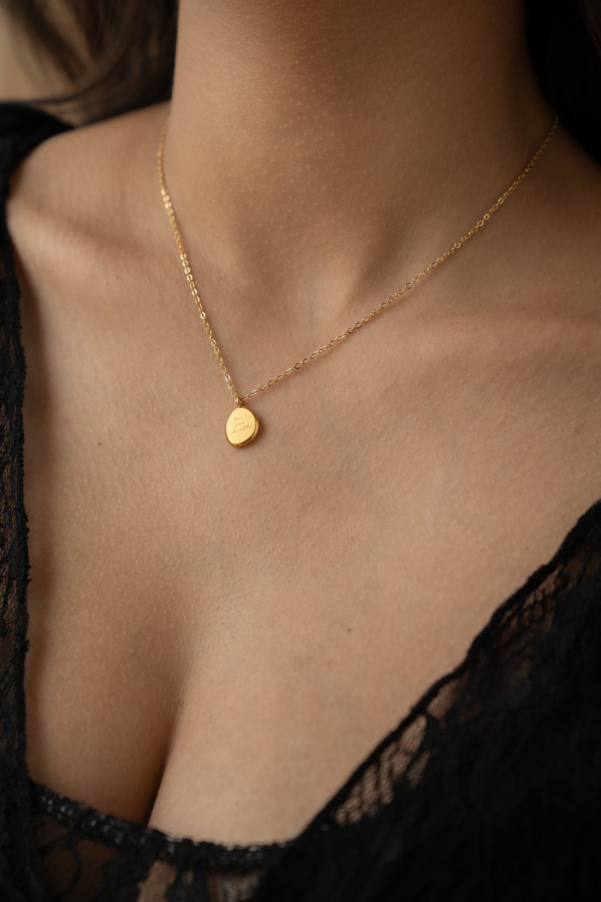 Dainty Engraved Pendant Necklace