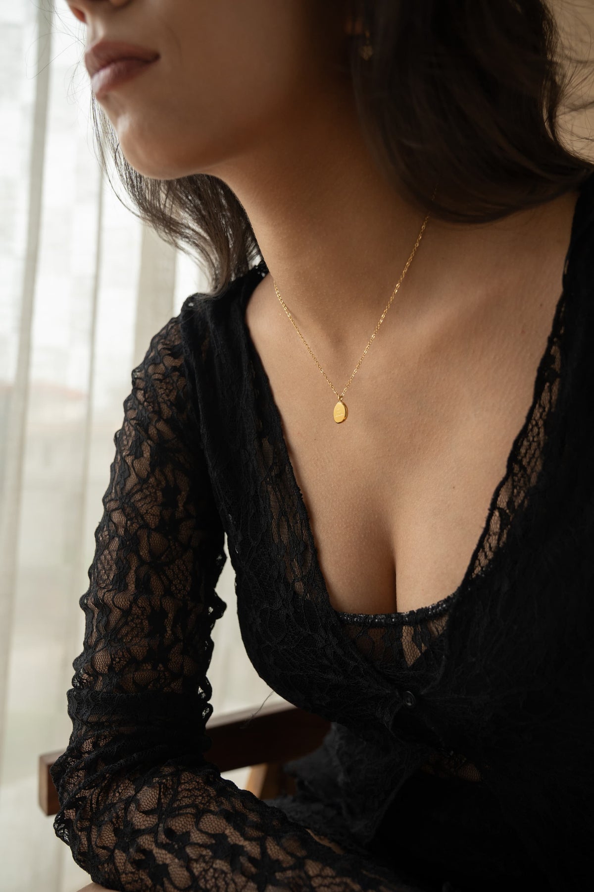 Dainty Engraved Pendant Necklace
